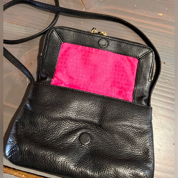 KATE SPADE Black Pebbled Leather Crossbody/Shoulder Bag in EUC!! - Picture 4 of 8